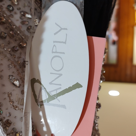 Beautiful Hi-Low Dress. see details for size - Picture 8 of 16